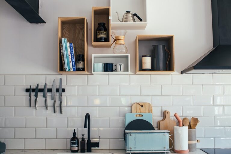 11 Impressive Ways To Decorate Your Kitchen Walls